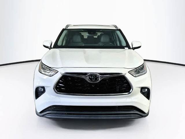 Used 2021 Toyota Highlander Limited FWD image 6