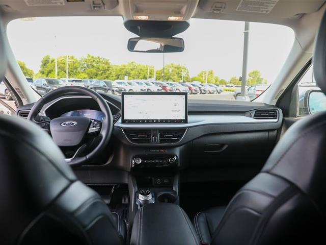 Certified 2024 Ford Escape Platinum AWD/4WD image 3