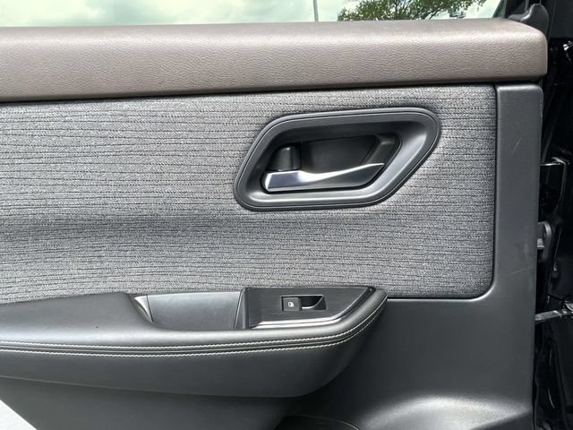 Used 2022 Nissan Rogue SV FWD image 22