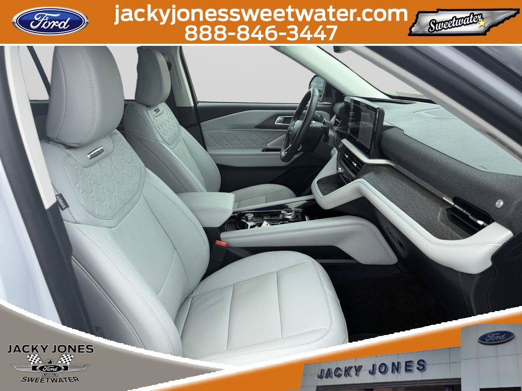 Certified 2025 Ford Explorer Platinum w/ Ultimate Package AWD/4WD image 15