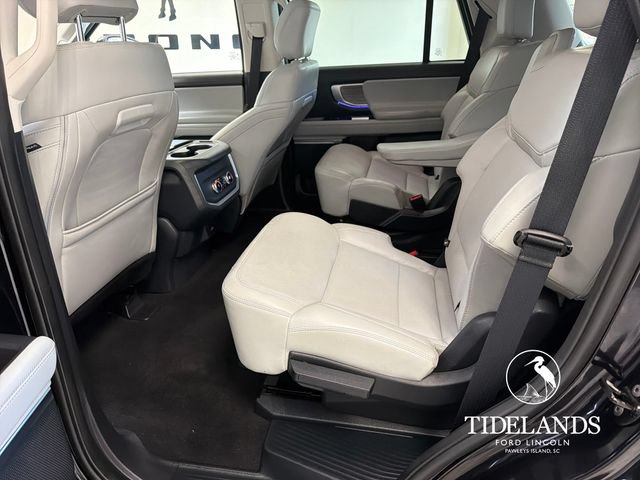 Certified 2025 Ford Expedition Platinum w/ Driver's Package AWD/4WD image 30