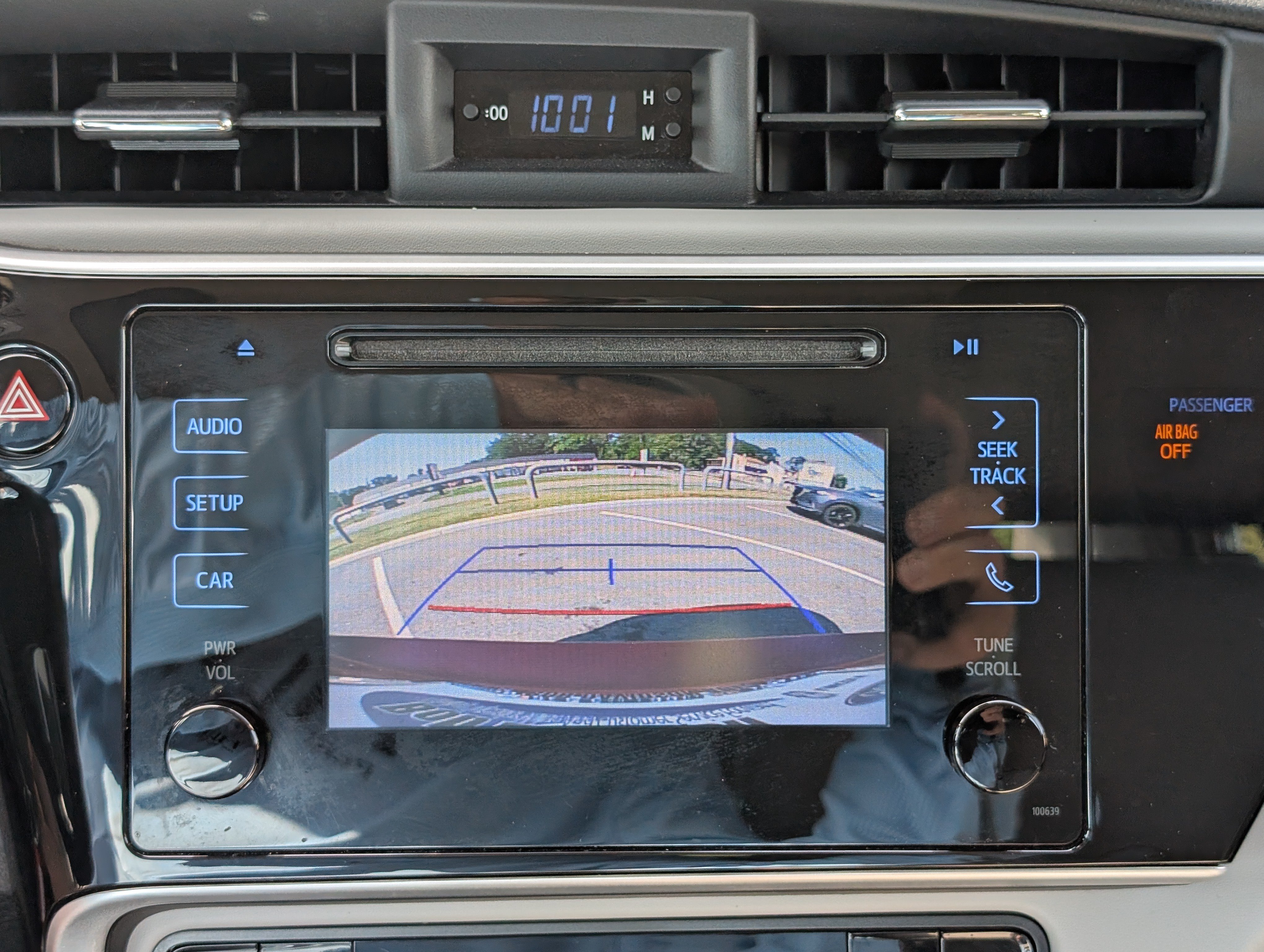 Used 2019 Toyota Corolla LE w/ Carpet Mat Package (TMS) FWD image 25