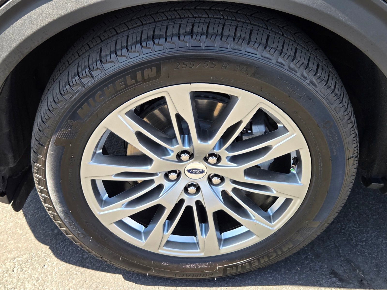 Certified 2026 Ford Explorer Platinum RWD image 9