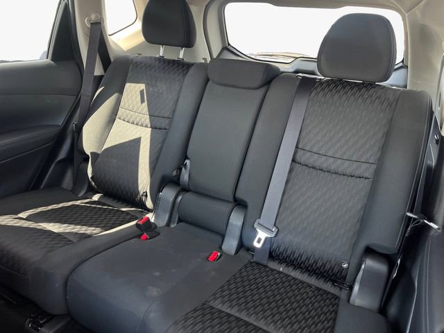 Used 2019 Nissan Rogue SV AWD/4WD image 13