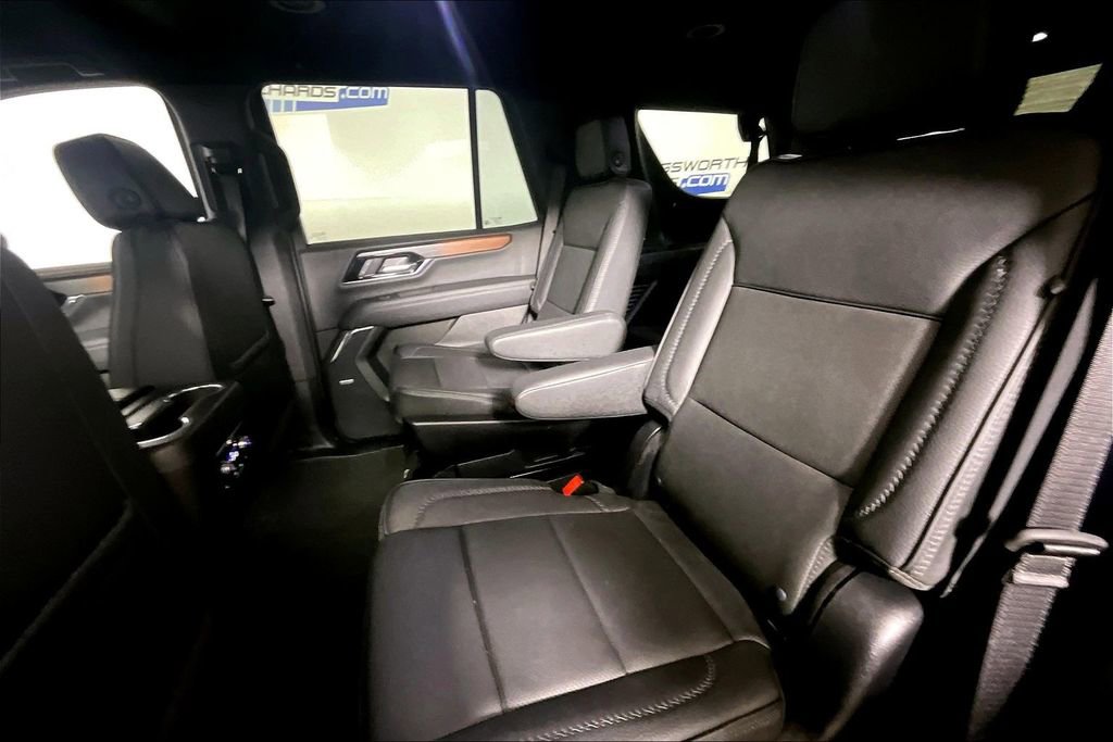 Used 2025 GMC Yukon Denali AWD/4WD image 21