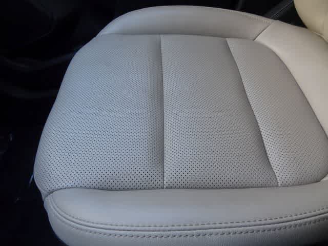 Certified 2022 Ford Escape SEL w/ Technology Package AWD/4WD image 31