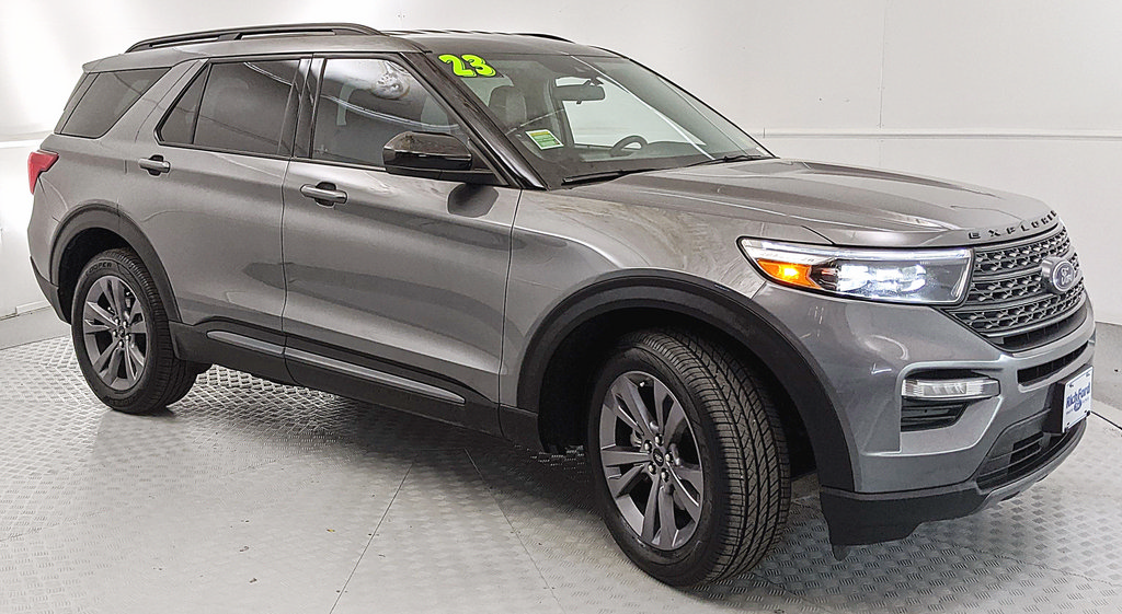 Certified 2023 Ford Explorer XLT w/ Equipment Group 202A