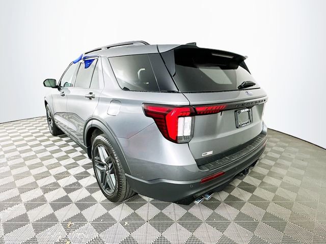 Certified 2025 Ford Explorer ST AWD/4WD image 9