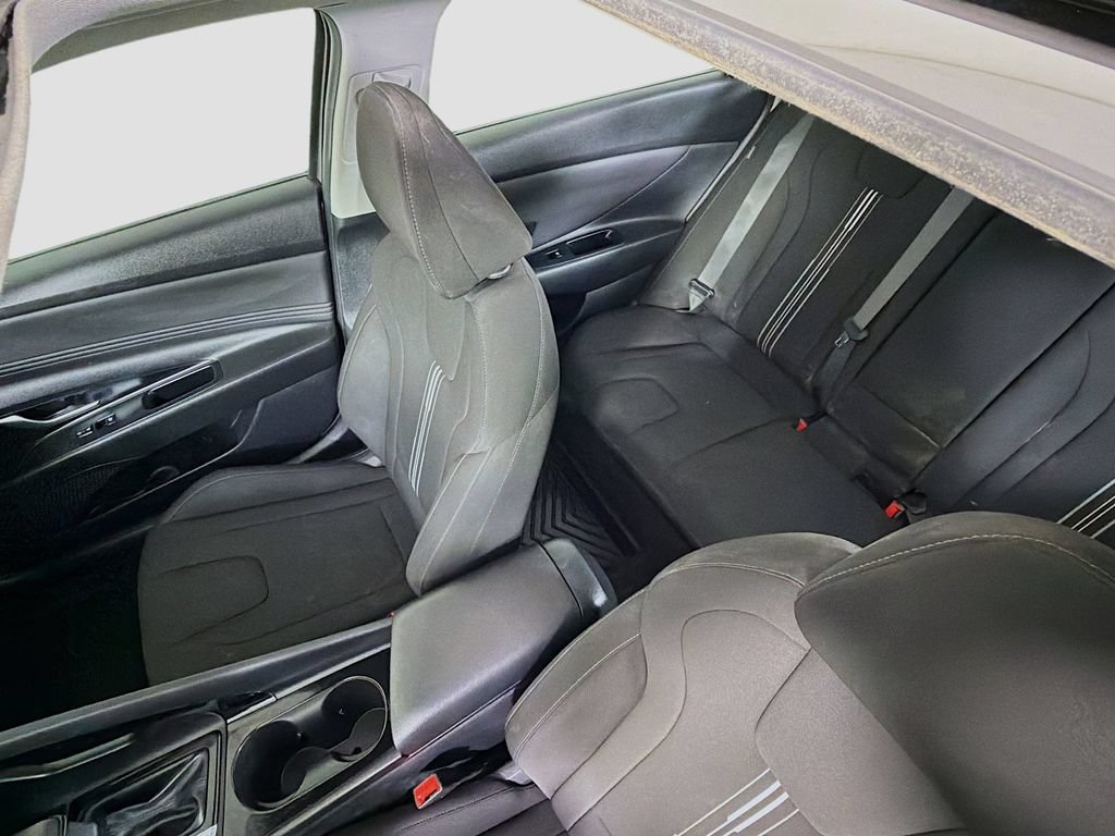 Used 2024 Hyundai Elantra SEL w/ Convenience Package FWD image 17