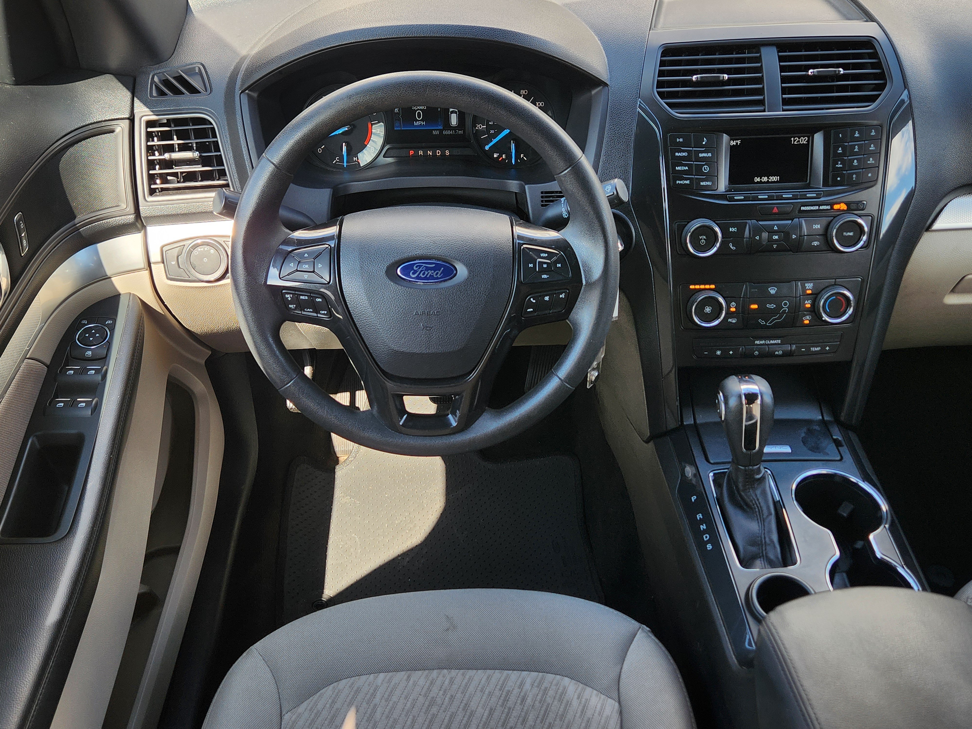 Certified 2018 Ford Explorer FWD image 21