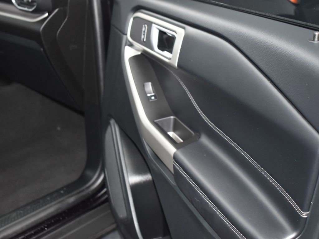 Certified 2023 Ford Explorer XLT w/ Equipment Group 202A image 18