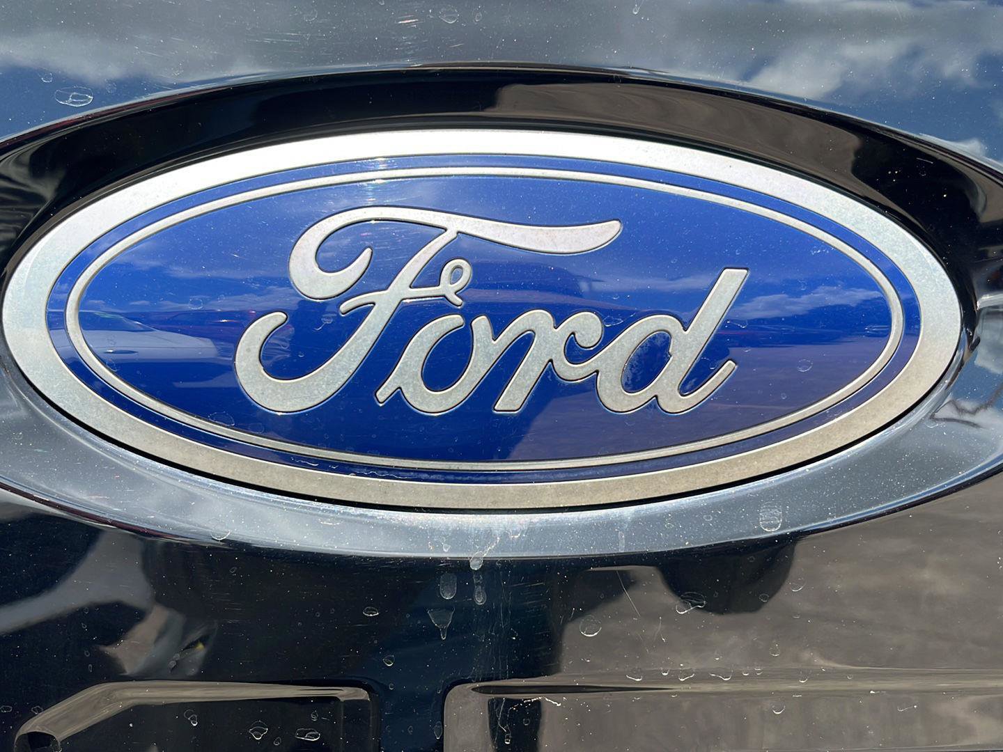 Certified 2023 Ford F150 Lariat w/ Trailer Tow Package AWD/4WD image 32