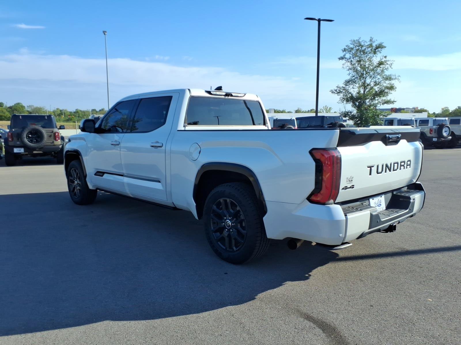 Used 2022 Toyota Tundra Platinum w/ Advanced Package AWD/4WD image 5