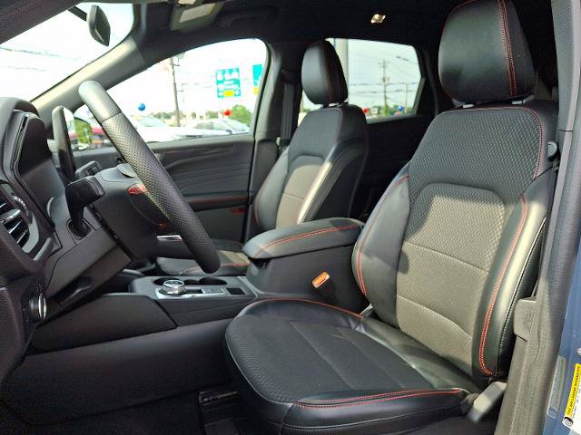 Certified 2023 Ford Escape ST-Line w/ Tech Pack #1 AWD/4WD image 13