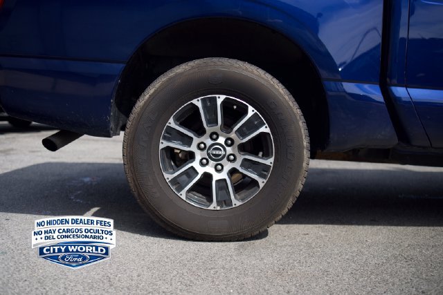 Used 2023 Nissan Titan 4x4 Crew Cab image 7