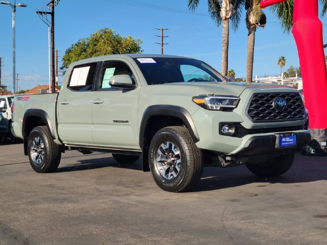 Used 2023 Toyota Tacoma TRD Off-Road w/ Black Out Package (TMS) AWD/4WD image 31