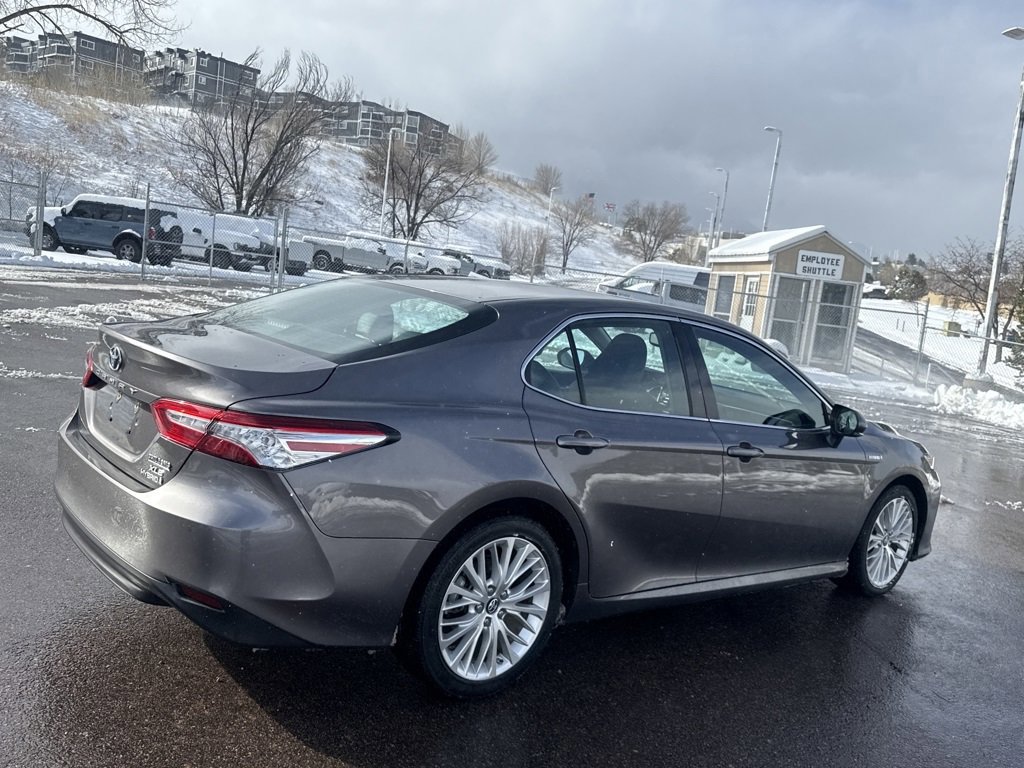 Used 2018 Toyota Camry XLE image 5