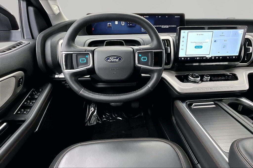 Certified 2025 Ford Expedition Active AWD/4WD image 5