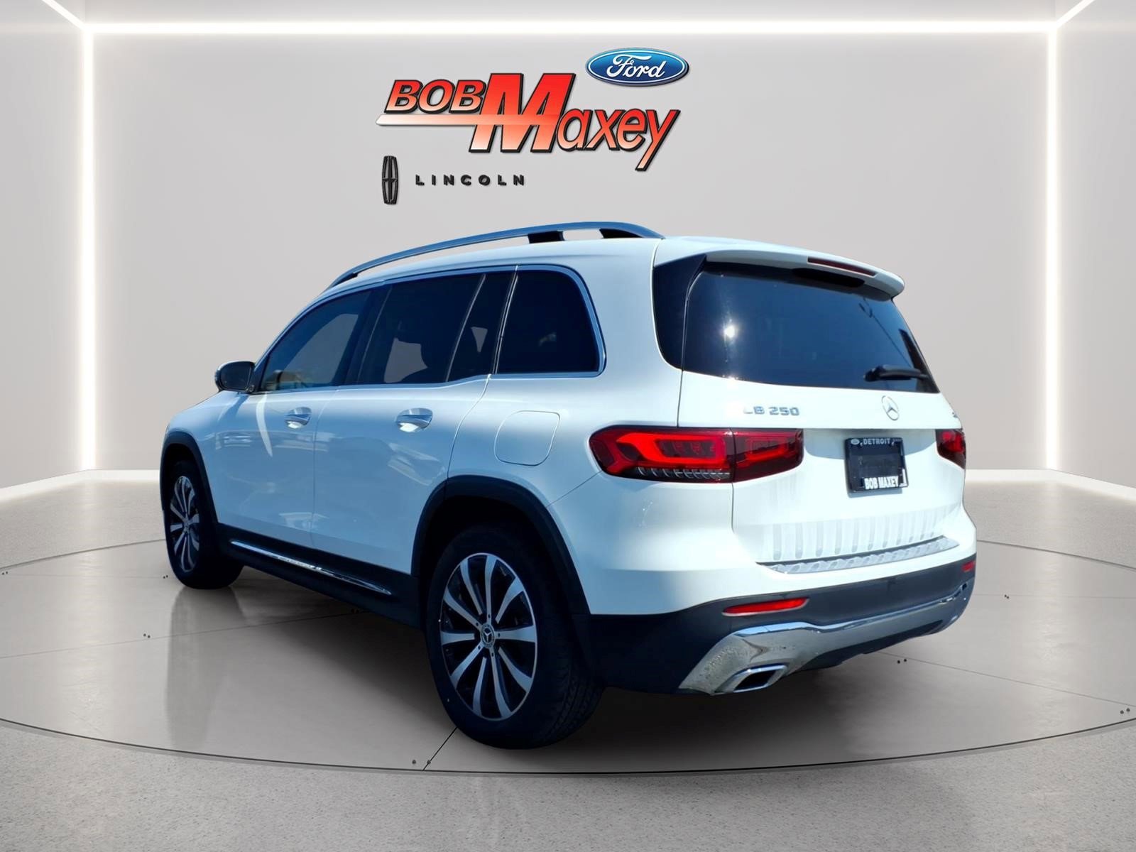 Used 2022 Mercedes-Benz GLB 250 4MATIC image 3