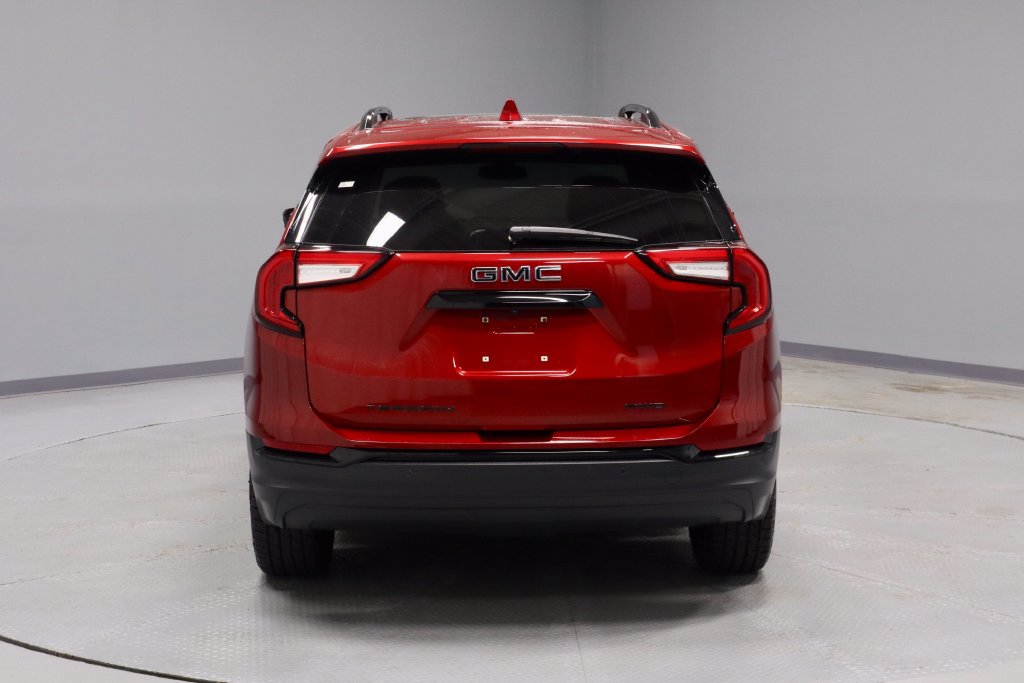 Used 2022 GMC Terrain SLE w/ Driver Convenience Package AWD/4WD image 11