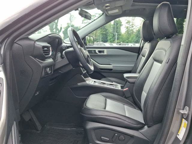 Certified 2023 Ford Explorer XLT w/ Equipment Group 202A AWD/4WD image 16