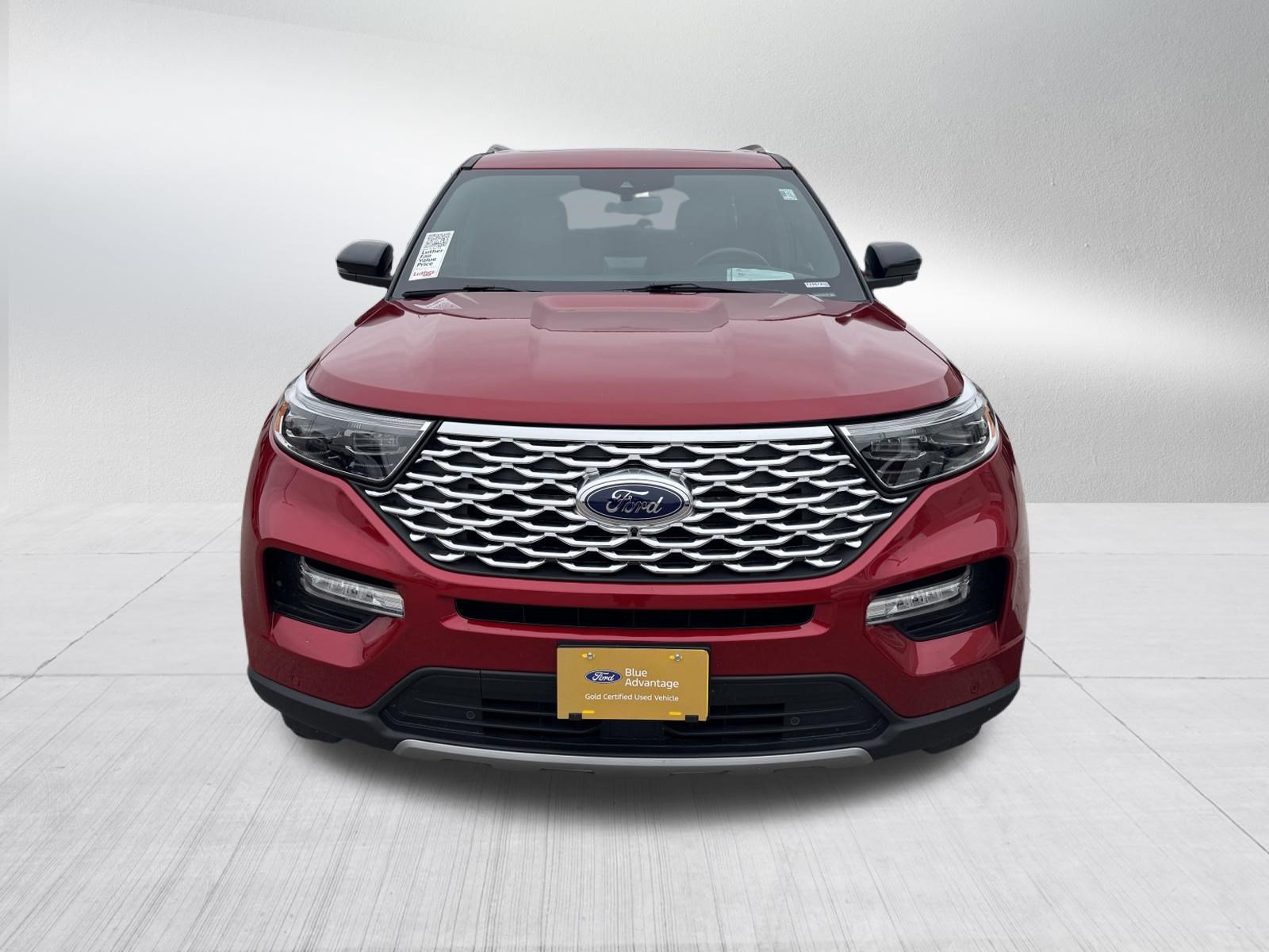 Certified 2022 Ford Explorer Platinum w/ Equipment Group 601A AWD/4WD image 2