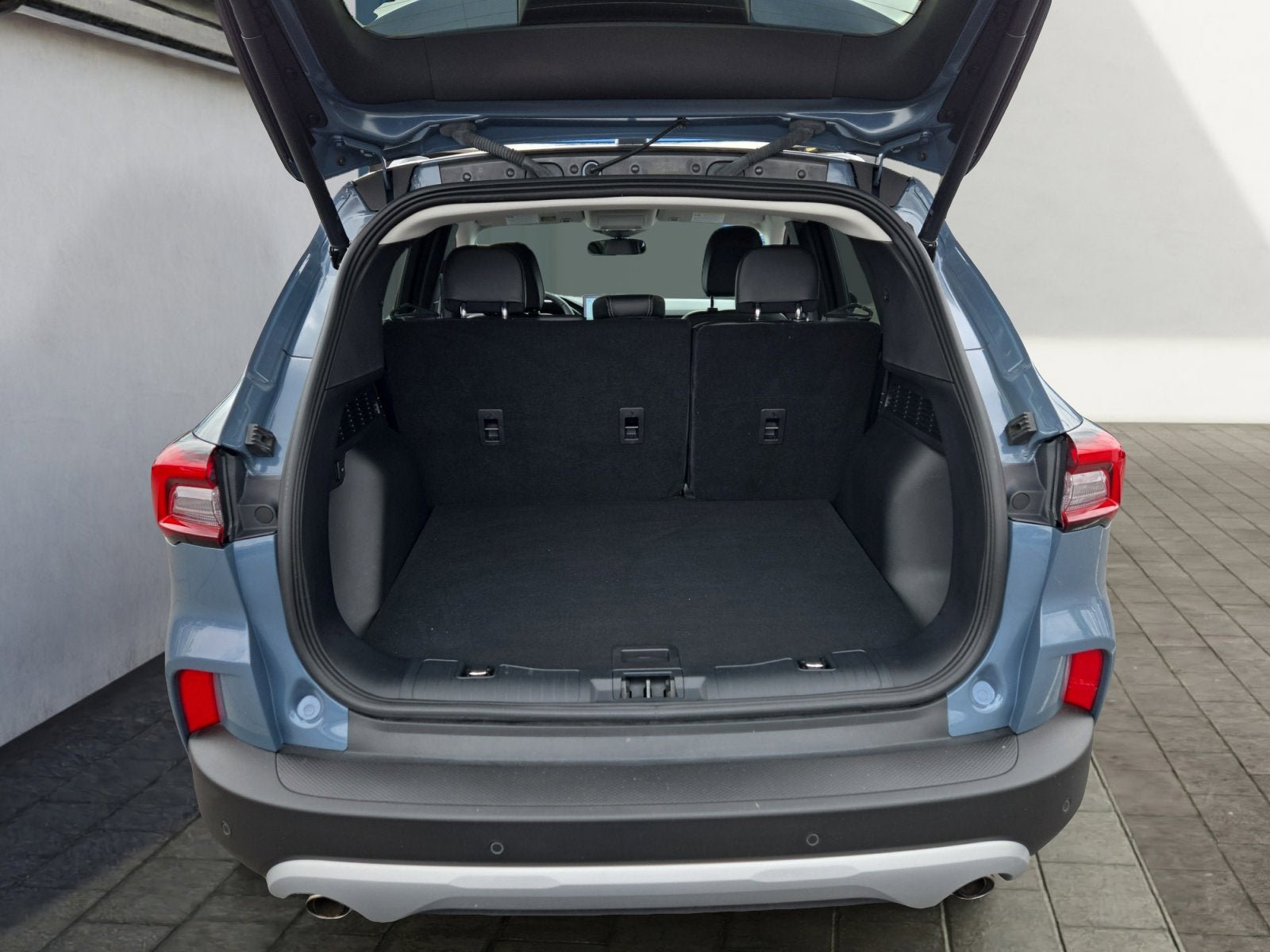 Certified 2023 Ford Escape Platinum AWD/4WD image 25