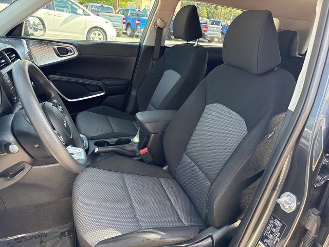 Used 2023 Kia Soul LX w/ LX Technology Package image 18