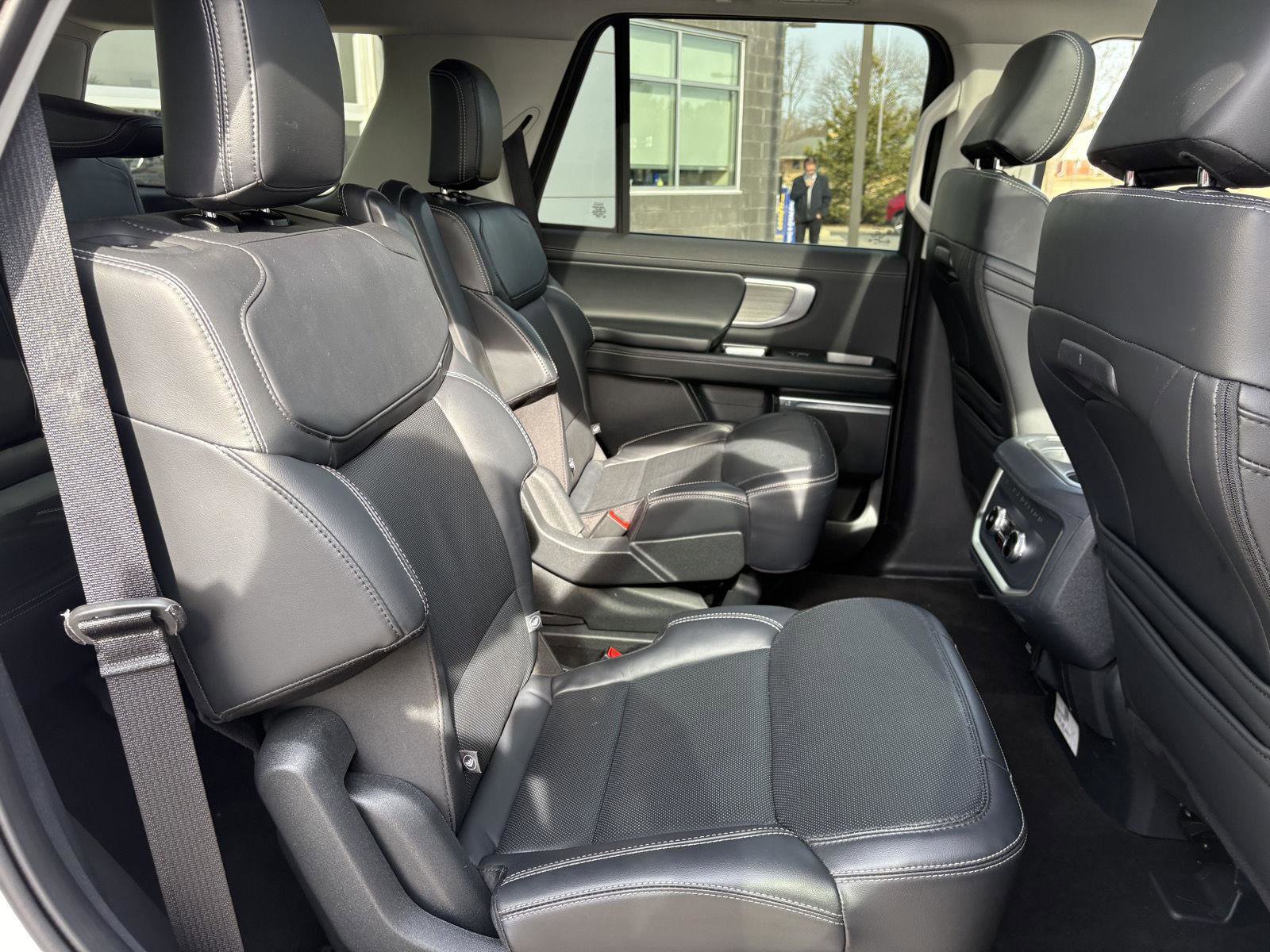 Certified 2025 Ford Expedition Platinum image 21