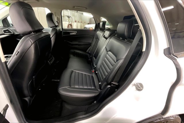 Certified 2024 Ford Edge SEL w/ Convenience Package AWD/4WD image 16