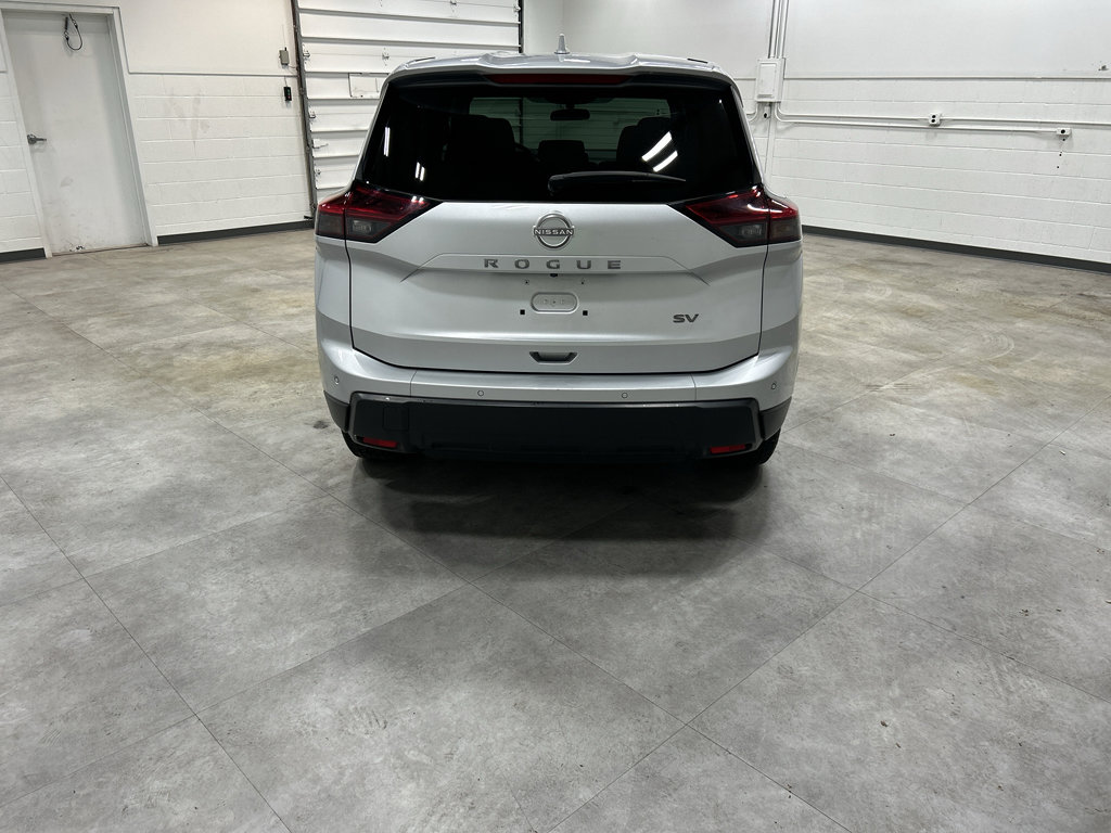 Used 2024 Nissan Rogue S FWD image 6