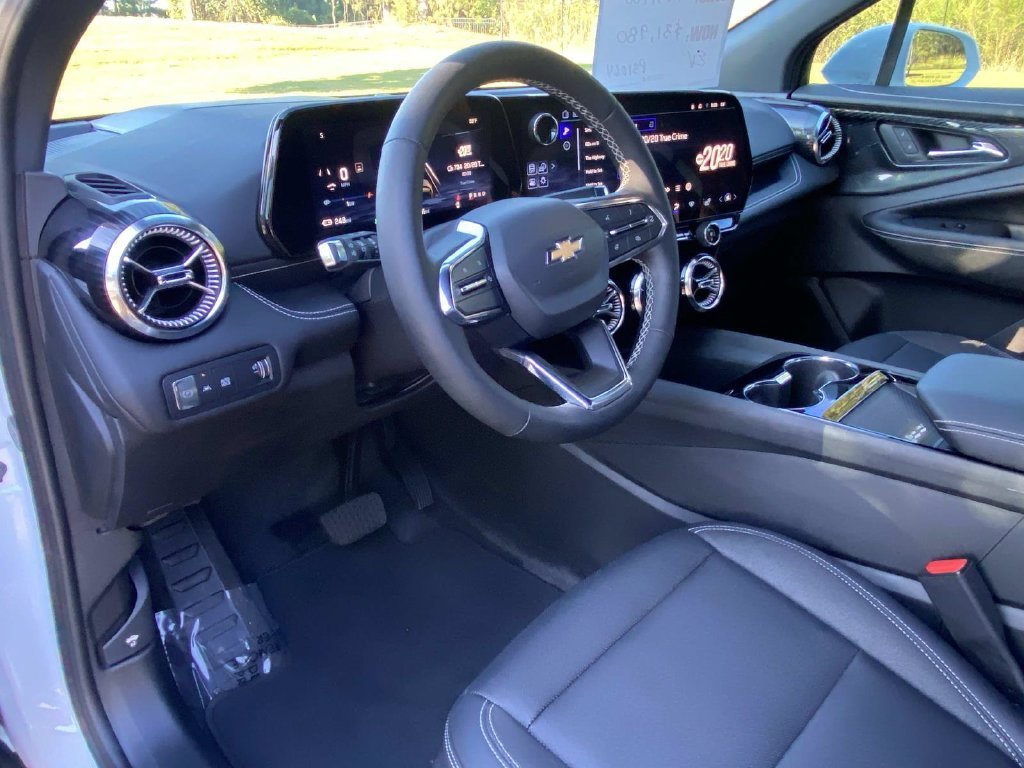 Used 2025 Chevrolet Blazer EV LT AWD/4WD image 22