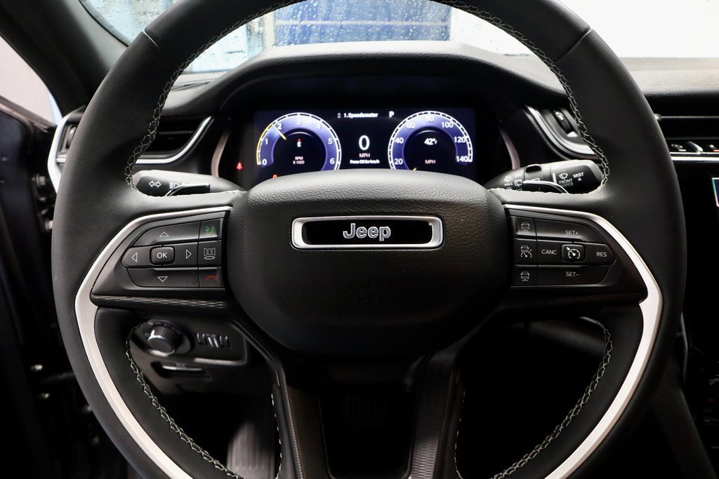 Used 2024 Jeep Grand Cherokee L Laredo image 31