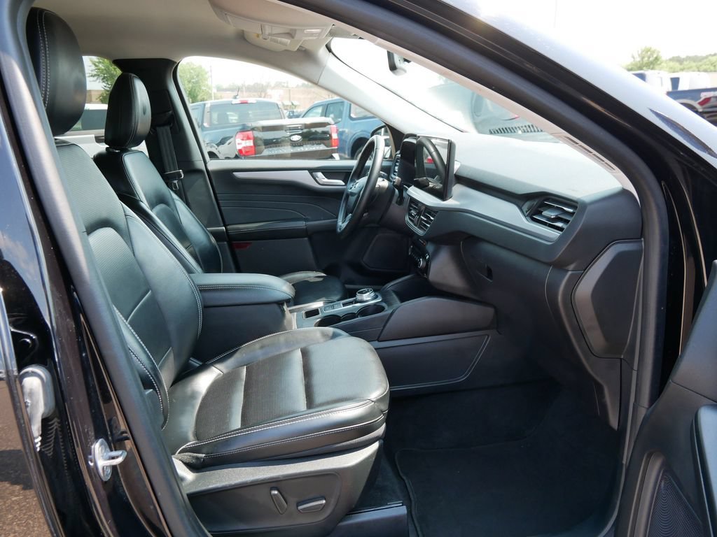 Certified 2024 Ford Escape Platinum AWD/4WD image 13