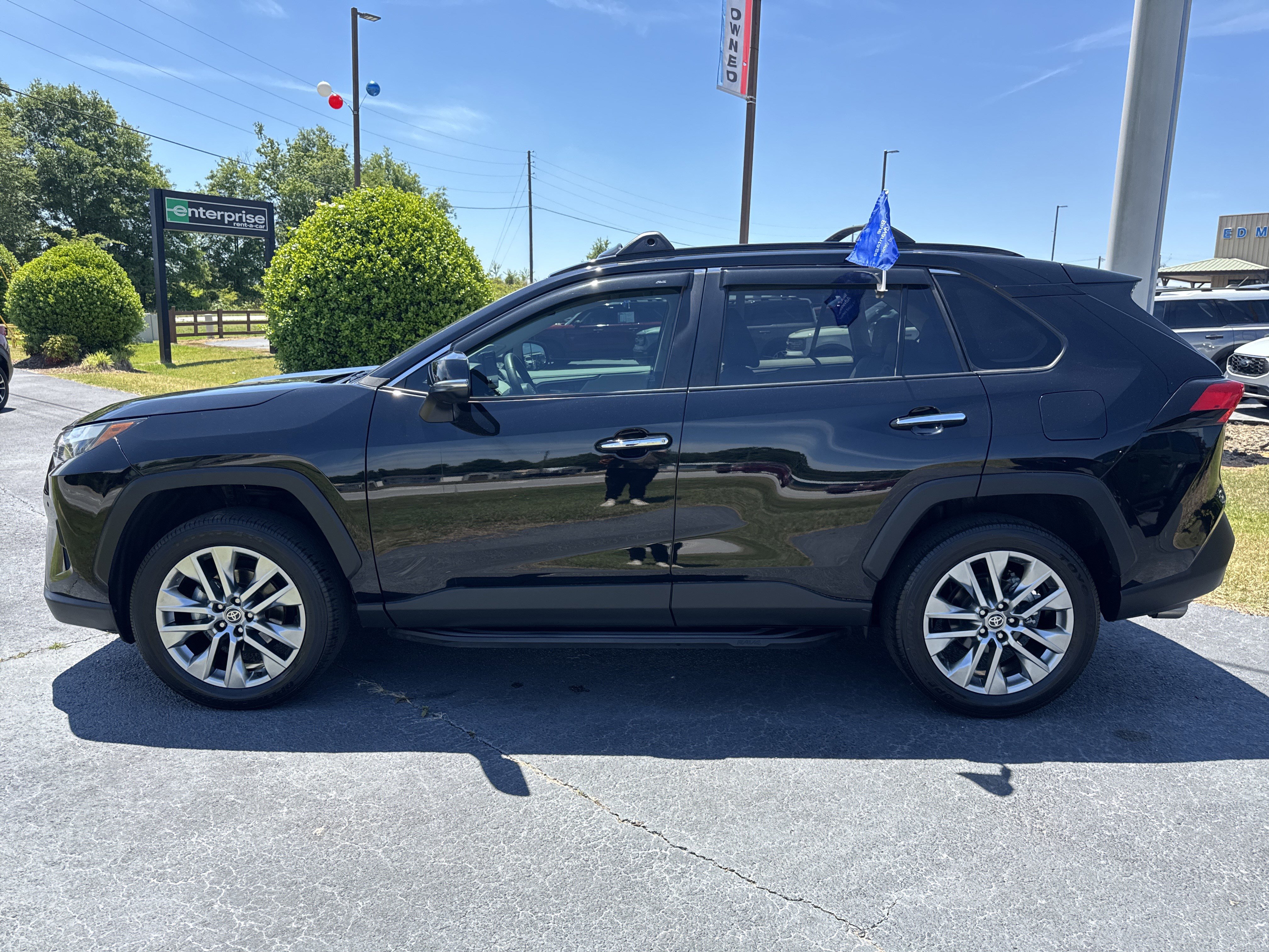 Used 2023 Toyota RAV4 Limited w/ Limited Grade Weather Package AWD/4WD image 8
