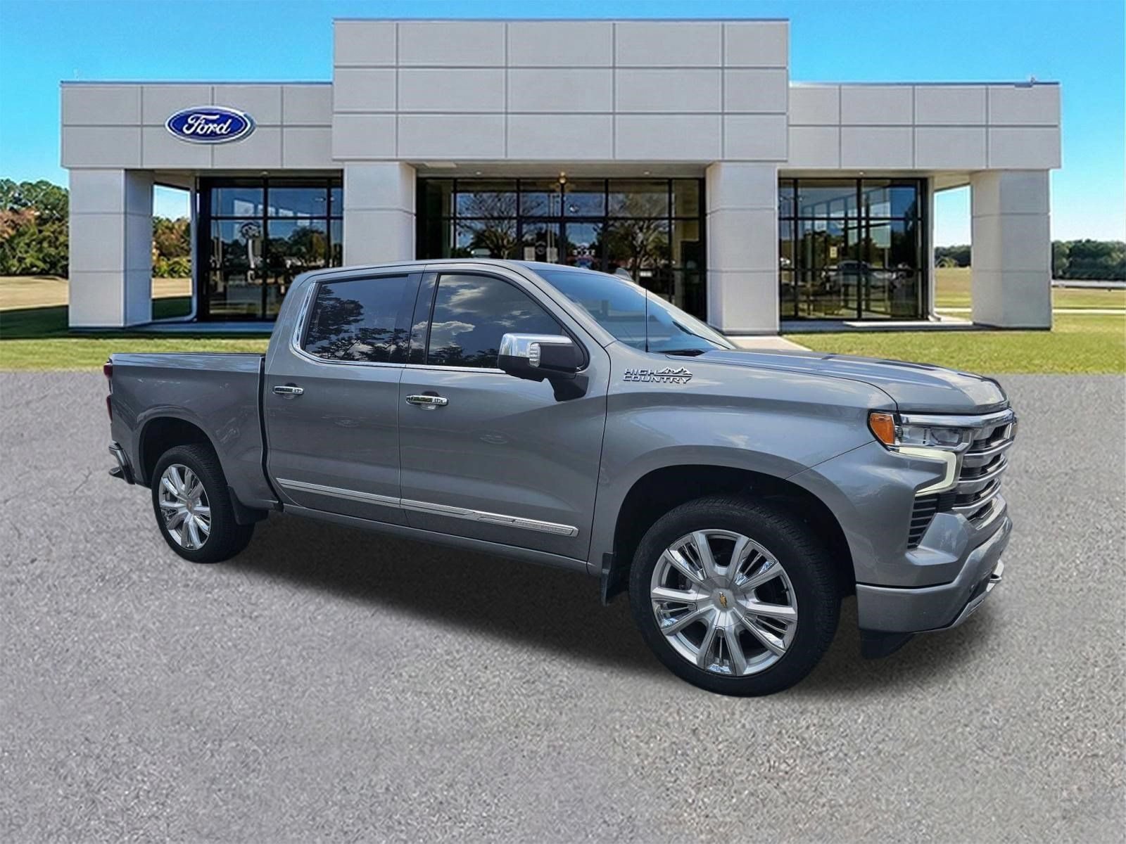 Used 2024 Chevrolet Silverado 1500 High Country w/ Technology Package AWD/4WD image 1