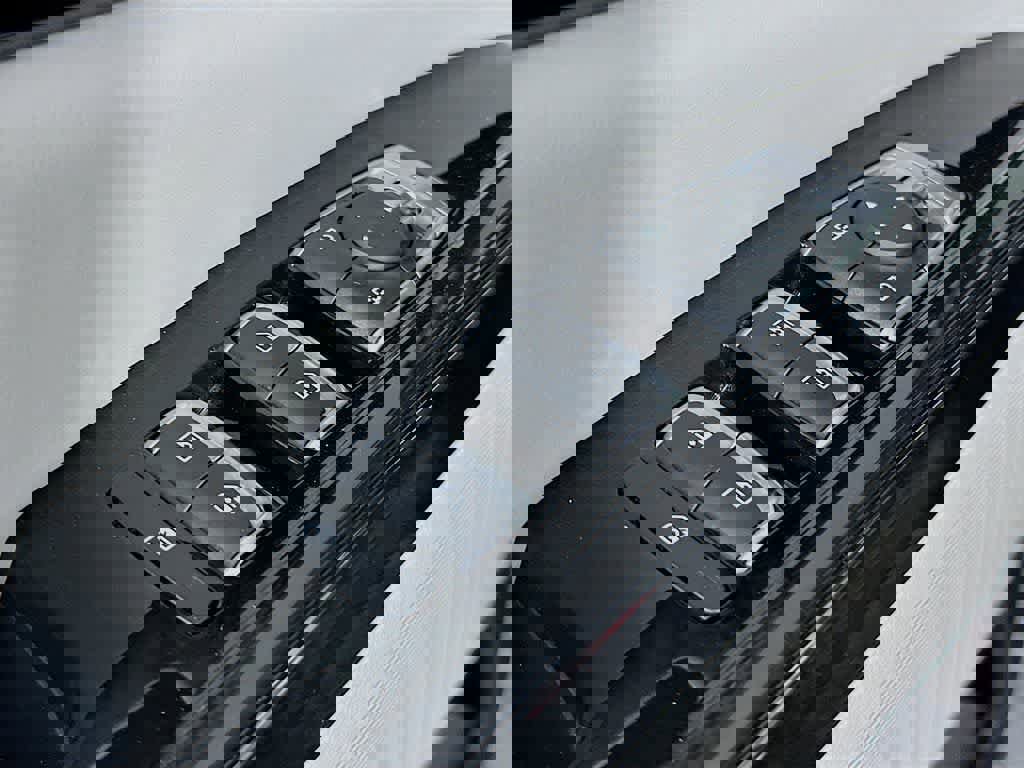 Used 2023 Kia Carnival SX Prestige image 30