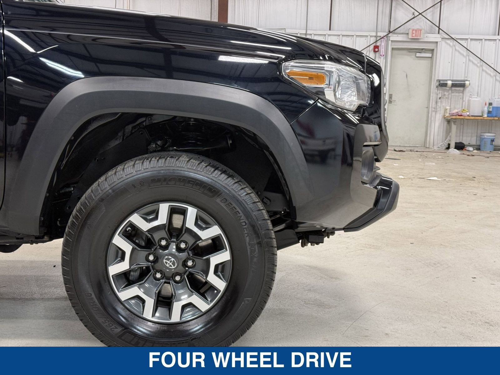 Used 2020 Toyota Tacoma TRD Off-Road image 11