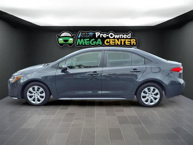 Used 2025 Toyota Corolla LE FWD image 3