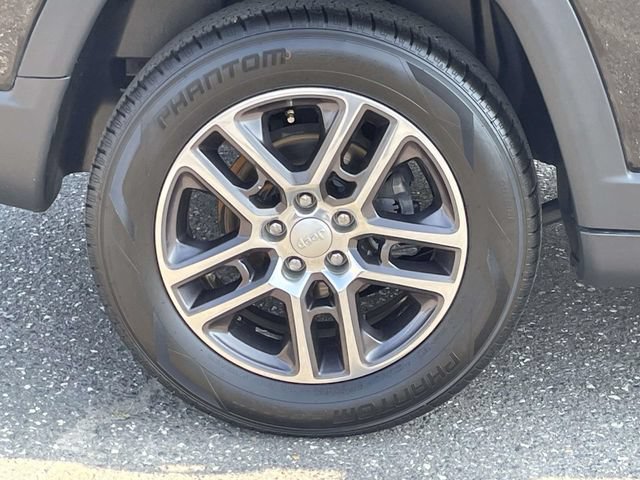Used 2018 Jeep Compass Latitude w/ Popular Equipment Group FWD image 7