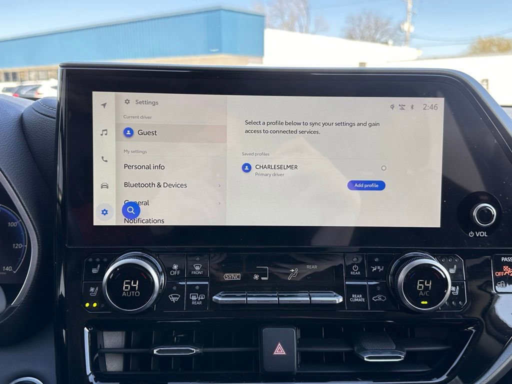 Used 2024 Toyota Highlander Limited AWD/4WD image 37