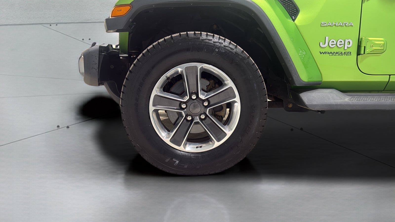 Used 2018 Jeep Wrangler Unlimited Sahara AWD/4WD image 28