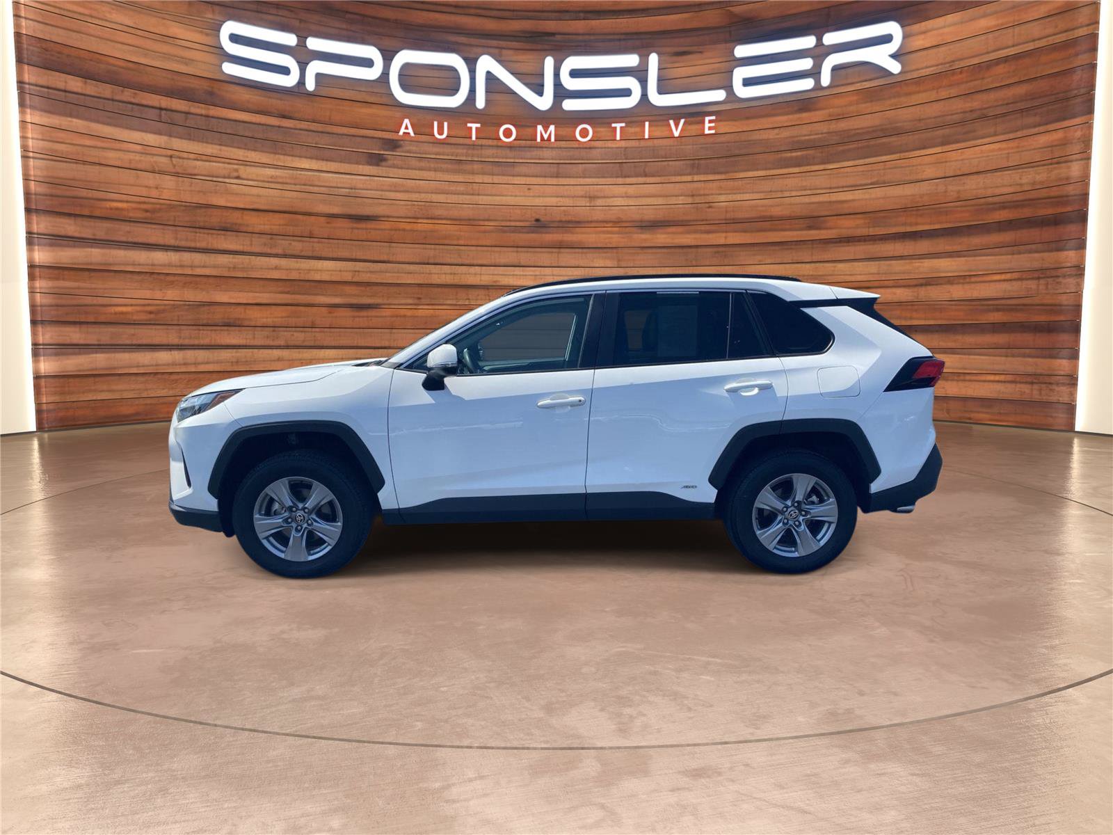 Used 2025 Toyota RAV4 XLE AWD/4WD image 3