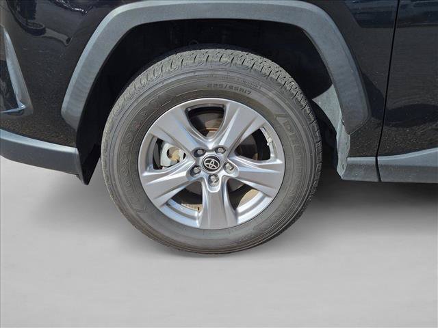 Used 2024 Toyota RAV4 LE AWD/4WD image 9