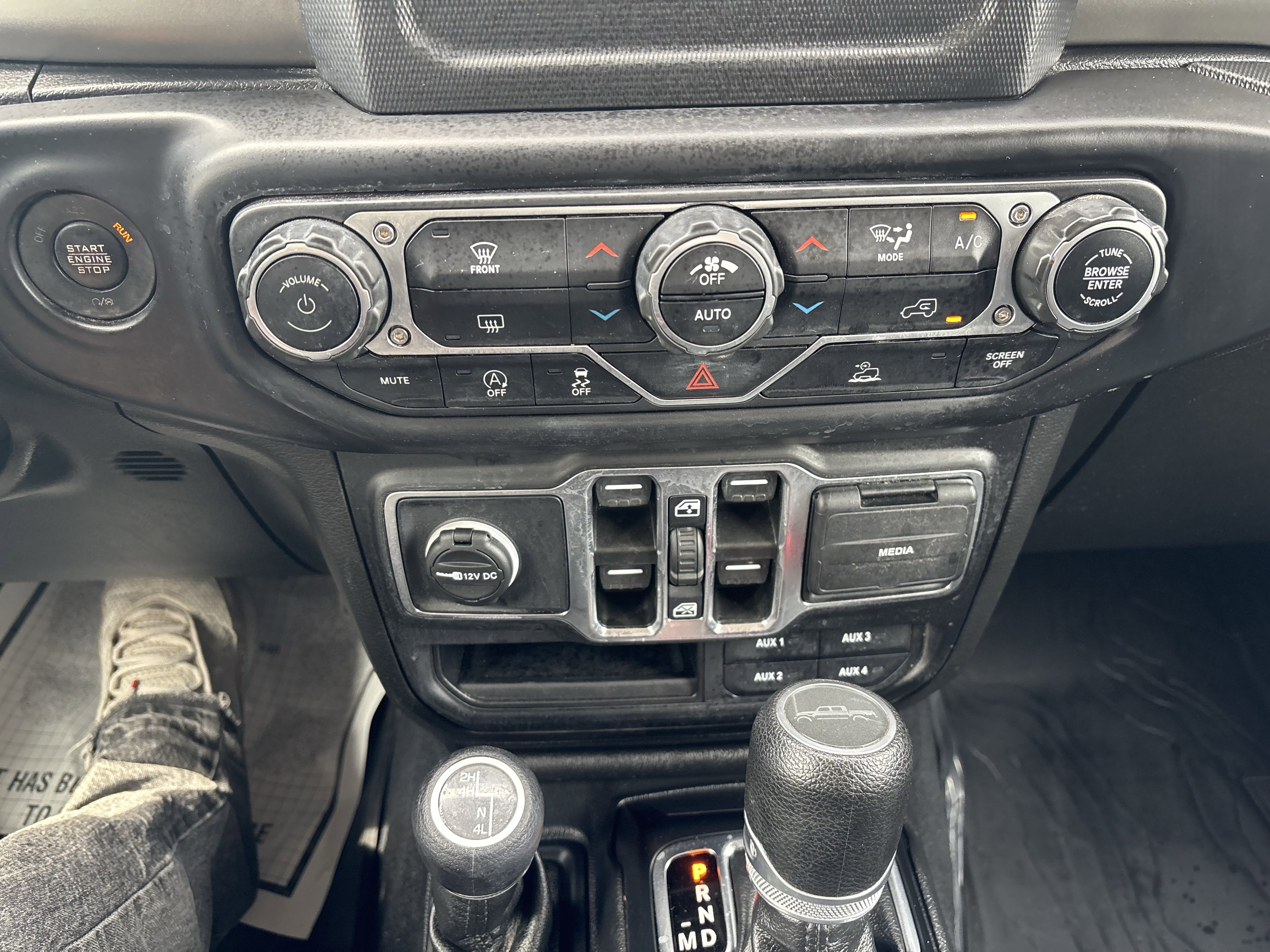 Used 2022 Jeep Gladiator Sport AWD/4WD image 33