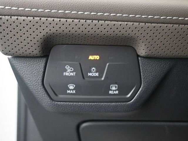 Used 2024 Volkswagen Atlas SEL AWD/4WD image 12