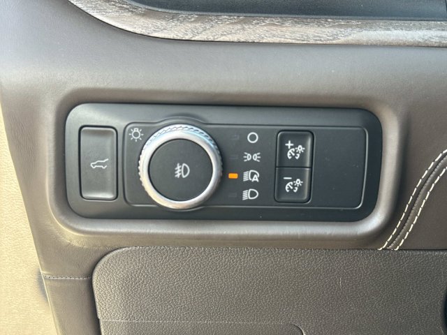 Certified 2020 Ford Explorer Platinum w/ Premium Technology Package AWD/4WD image 23
