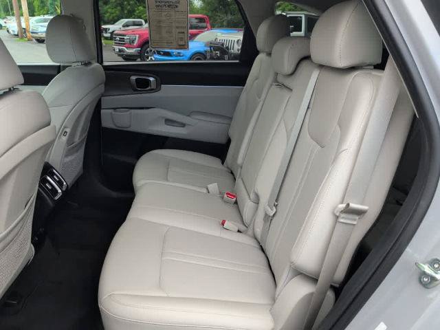 Used 2023 Kia Sorento S AWD/4WD image 13