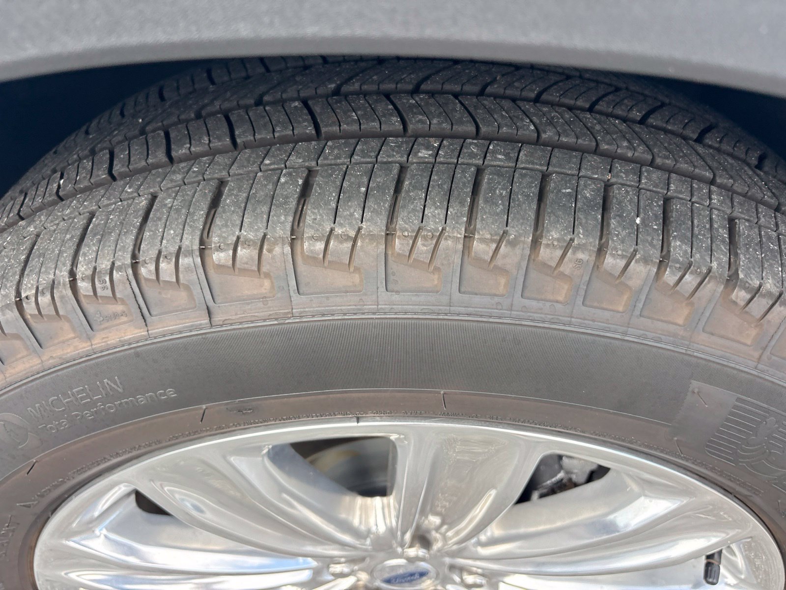 Certified 2025 Ford Explorer Platinum RWD image 16