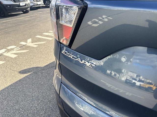 Certified 2018 Ford Escape SE image 5